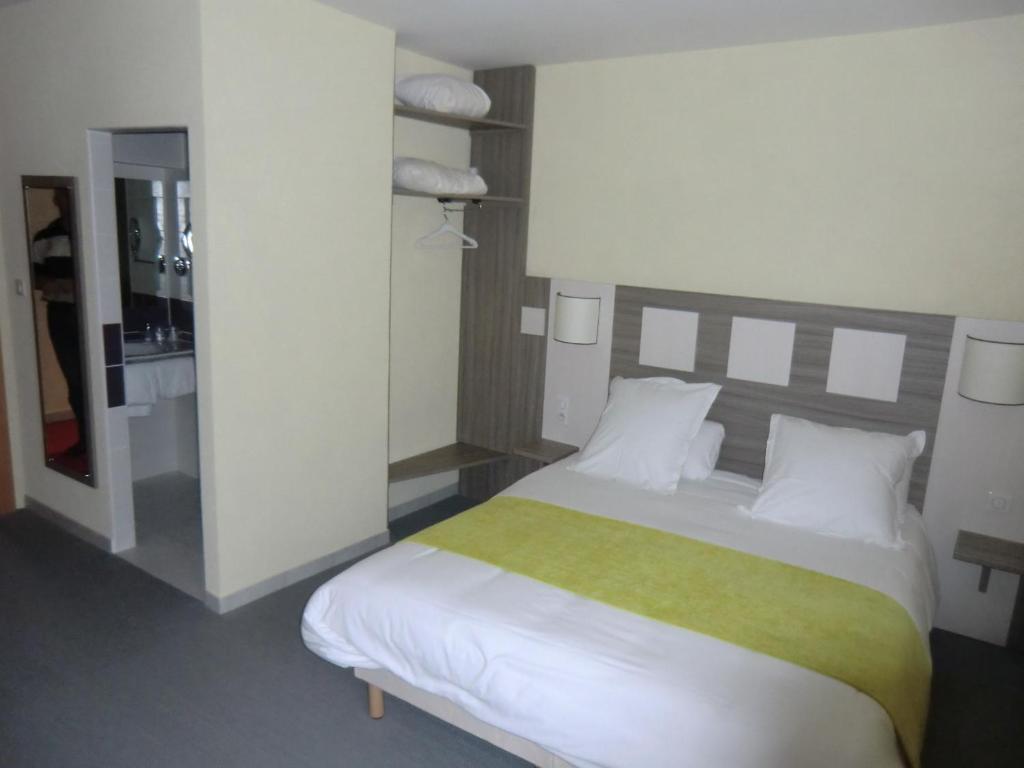 Comfort Hotel Saintes Room photo